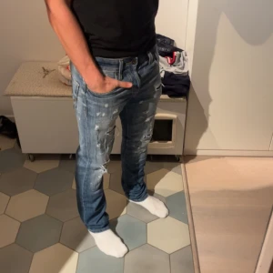 Jack and Jones - Säljer ett par feta jeans från JK. Skriv om du har några frågor eller funderingar!!!