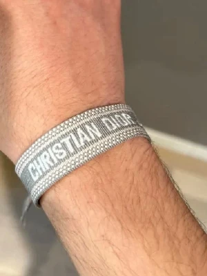 Dior armband - Som ny. Passar anna
