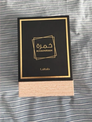 Lattafa khamrah - Lattafa khamrah parfym med ca 80 ml kvar. Skriv om du har någon fråga. Pris kan såklart diskuteras.