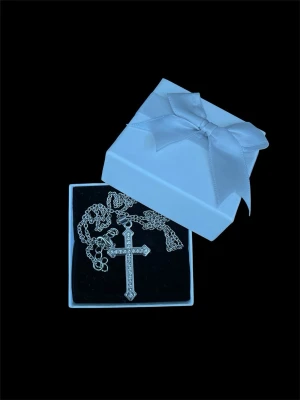 Silvrigt kors halsband  - Helt nytt 