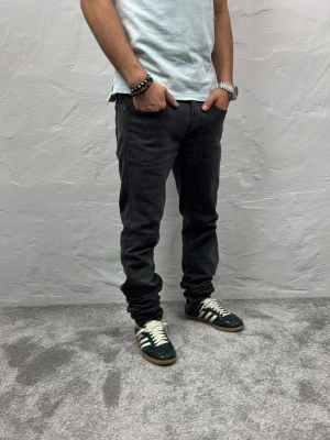 Replay jeans  - Ett par riktigt snygga jeans från Replay i storlek W31 L34 i modellen Anbbas 