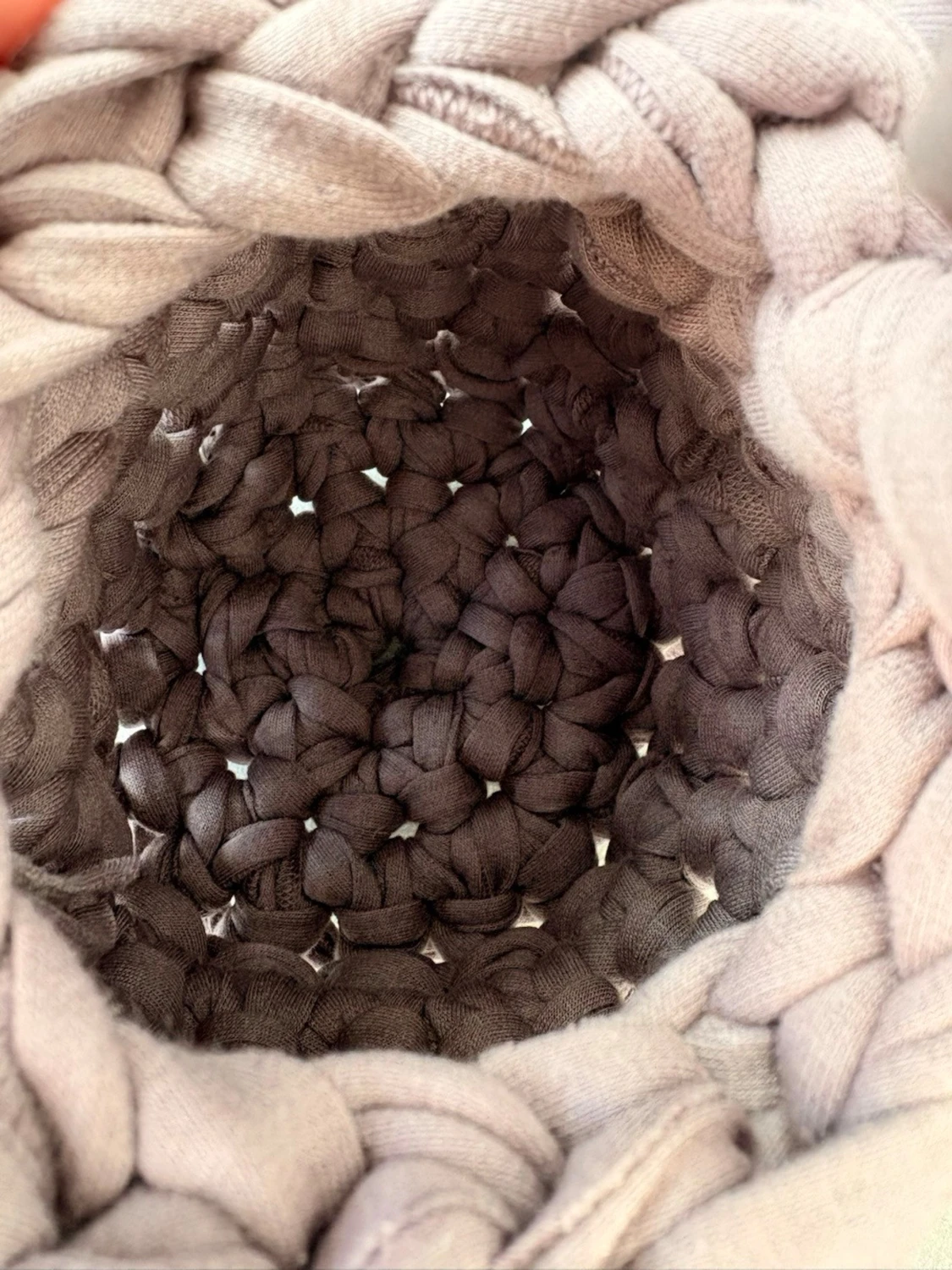 Handvirkad lila bucket bag - 2