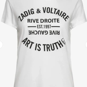 zadig t-shirt - superfin, skriv för fler bilder❣️ säljer då jag inte använder den längre❤️ OPS den har några små hål 