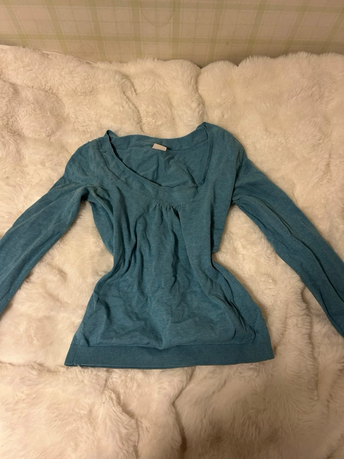 Blå långärmad tröja med v-ringning