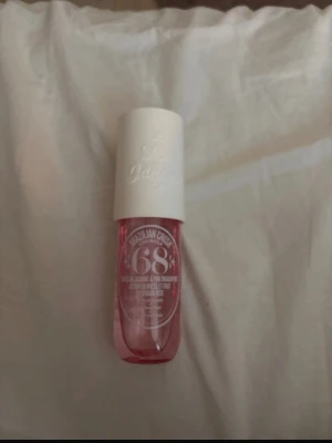 Sdj body mist 68 - Lite använd de andra bilden, 90ml flaska❣️