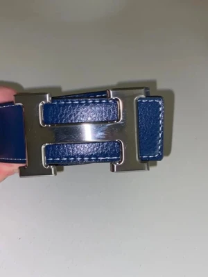 Herme’s bälte blå - Passar 110