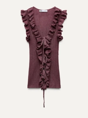 Volang topp - Slutsåld topp från Zara. Jätte snygg inga tecken på slitage och knappt använd ❤️