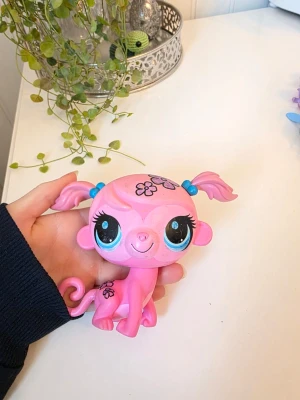 littlest pet shop - Littlest pet shop mega authentisk   Finns fler i min profil för bundle, följ gärna för att se fler jag lägger ut.
