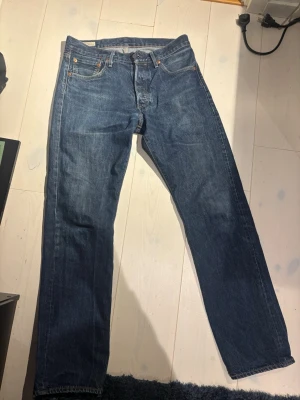 Levi jeans  - Säljer mina Levis jeans. Modell 501  L-34 W-32