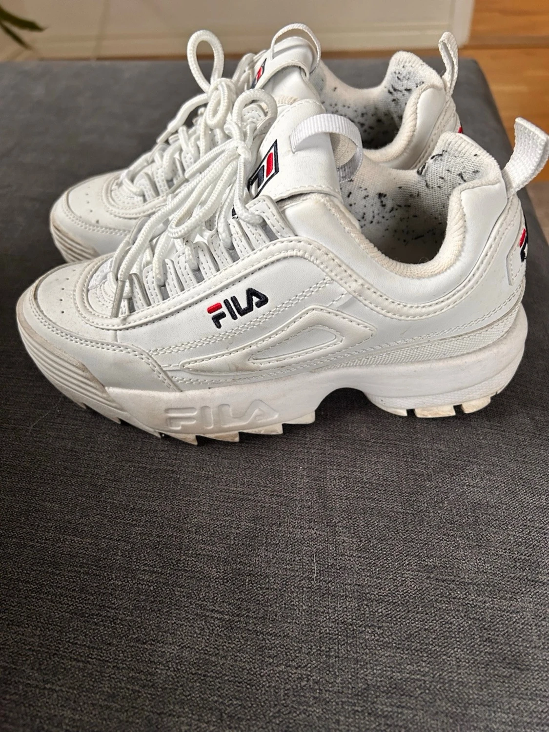 Vita chunky sneakers från FILA