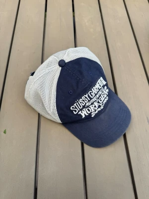 Stüssy truckerkeps - Stussy keps fett va? Köp