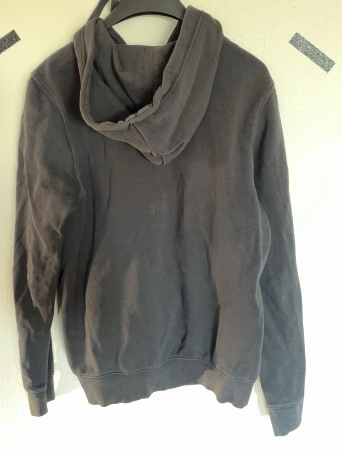 Svart hoodie från Henri Lloyd - 1