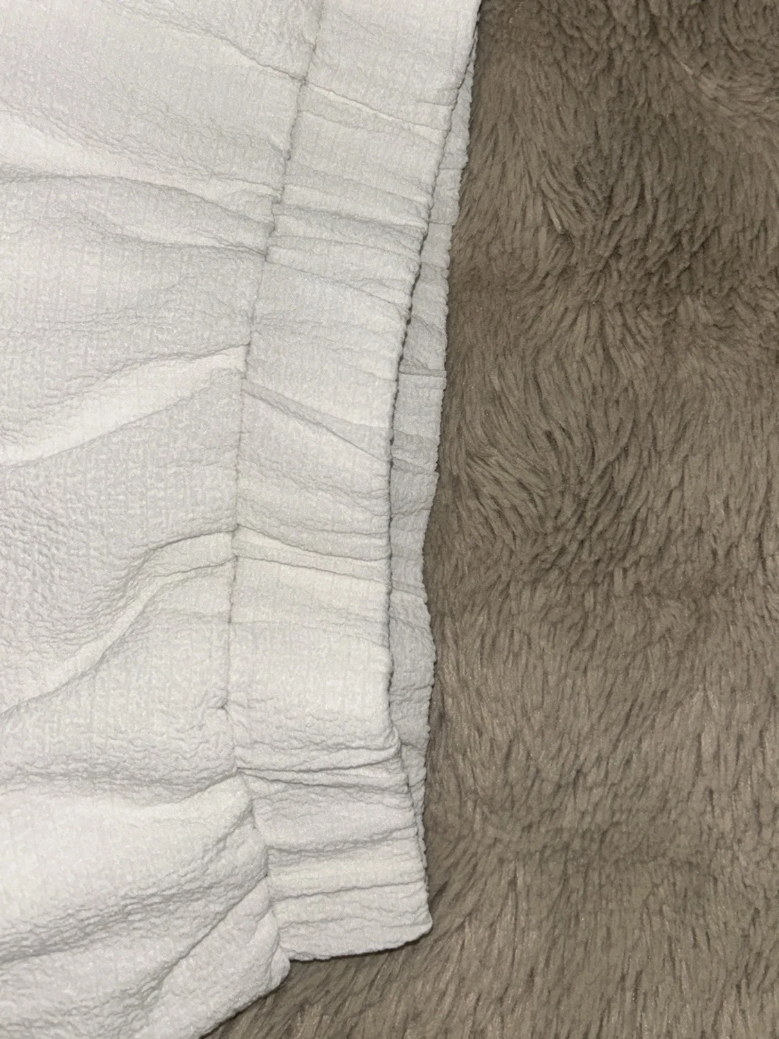 Vit långkjol med volangdetaljer - 1