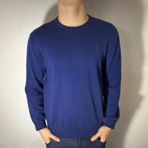 Ralph Lauren Tröja - Nyskick  - Tja. Säljer denna sjukt snygga o exklusiva tröja från Ralph Lauren i toppskick, inga tecken på användning. Riktigt clean färg. Tveka inte på att ställa frågor! 