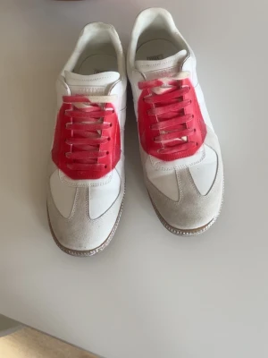 Maison Margiela Gats japan  - Maison Margiela gats Japan. Limited edition. Storlek 45. Knappt använda. Box tillkommer.