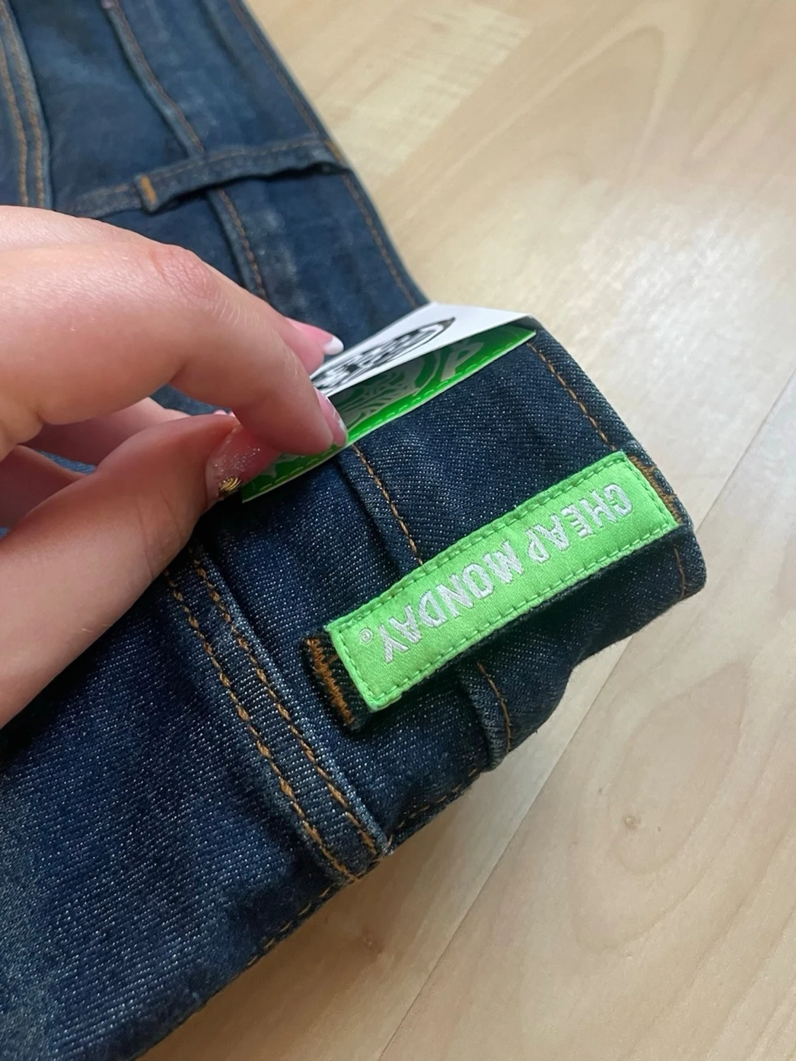 Mörkblå jeansshorts med dragkedja - 4