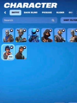 Fortnite konto med flera skins - Säljer ett Fortnite-konto med flera unika och sällsynta skins. Kontot innehåller olika karaktärer med varierande färger och stilar, inklusive rustningar, masker och hoodies. Perfekt för dig som vill sticka ut i spelet och ha tillgång till exklusiva outfits.