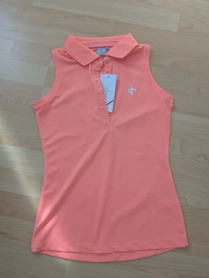 Pikétop - Jättefin rosa tröja (lite mer rosa än på bild). Ny med prislapp, nypris 399 kr, storlek xs!💕💕