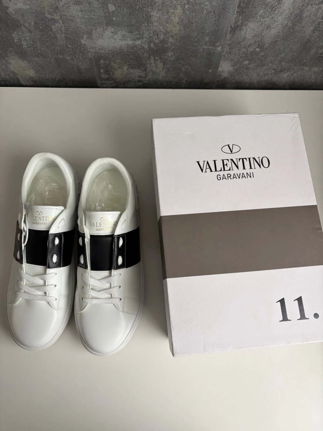 Valentino opens - 1