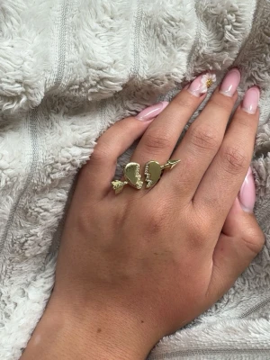 Ring - Svin snygg ring från ioaku💞 helt slutsåld 