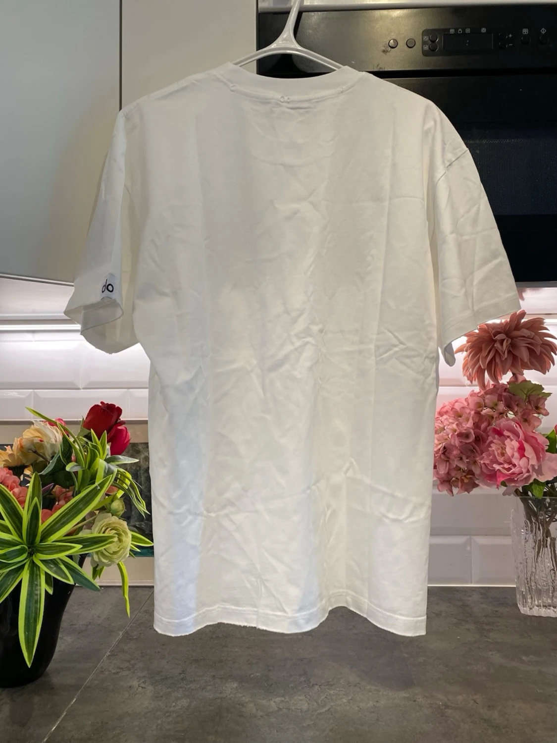 Vit t-shirt från Alo med logga - 2