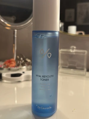 Dr. Ceuracle toner💙 - En toner från Dr. Ceuracle, full, testad en gång, korean skincare, den är hyfsat dyr i vanliga fall så säljer billigt!! Skriv till mig vid frågor💙