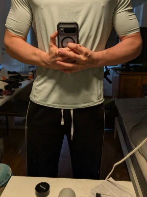 Träningströja Gymshark  - Jättebra skick men tvättlappen är bortklippt.