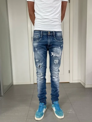 Replay Anbass Jeans  - Replay Anbass Jeans, W31 o L34 med mått ca 40 o 109 cm. skriv för fler bilder/frågor🙌🏼