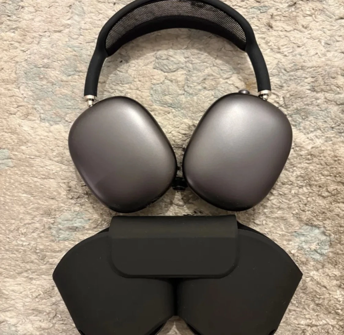 Apple AirPods Max i rymdgrå - 1