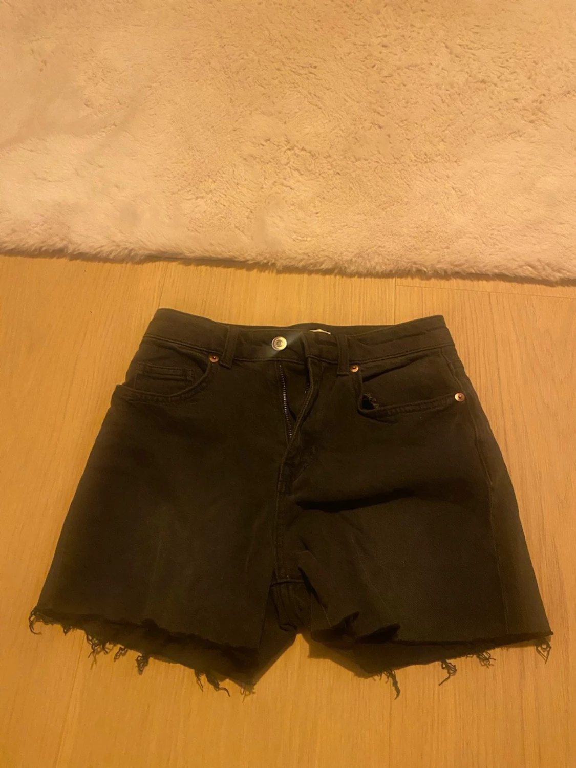 Svarta jeansshorts h&m