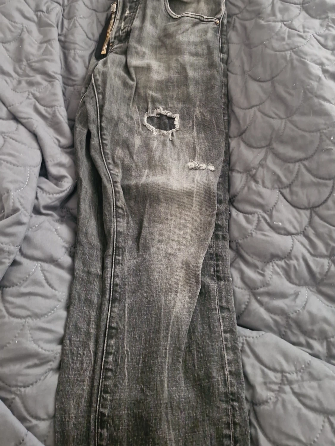 Grå slitna jeans från Dan Caten - 3