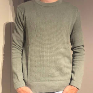 Sons of Owen crewneck - Snygg ljusgrön sweatshirt från sons of owen. Stl L