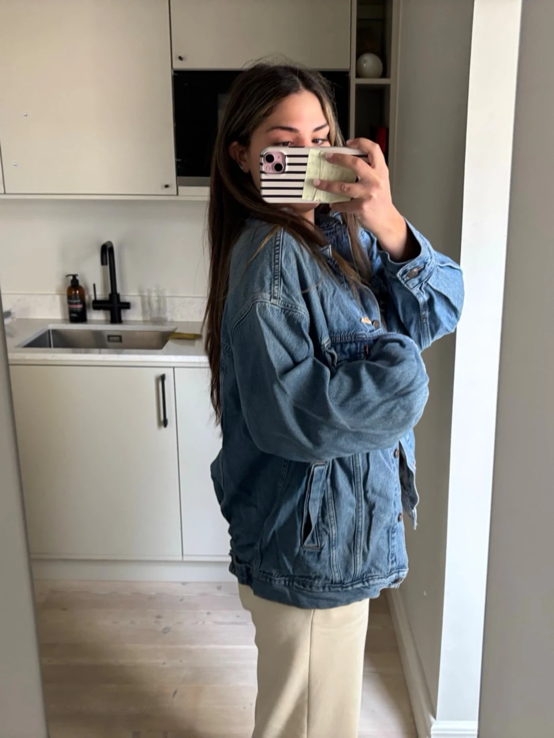 Oversize blå jeansjacka från Levi's - 1