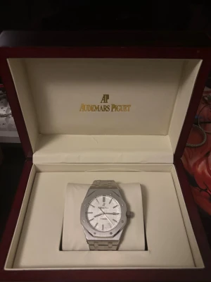 Audemars Piguet Royal Oak silverklocka - Automatic watch that is water proof.