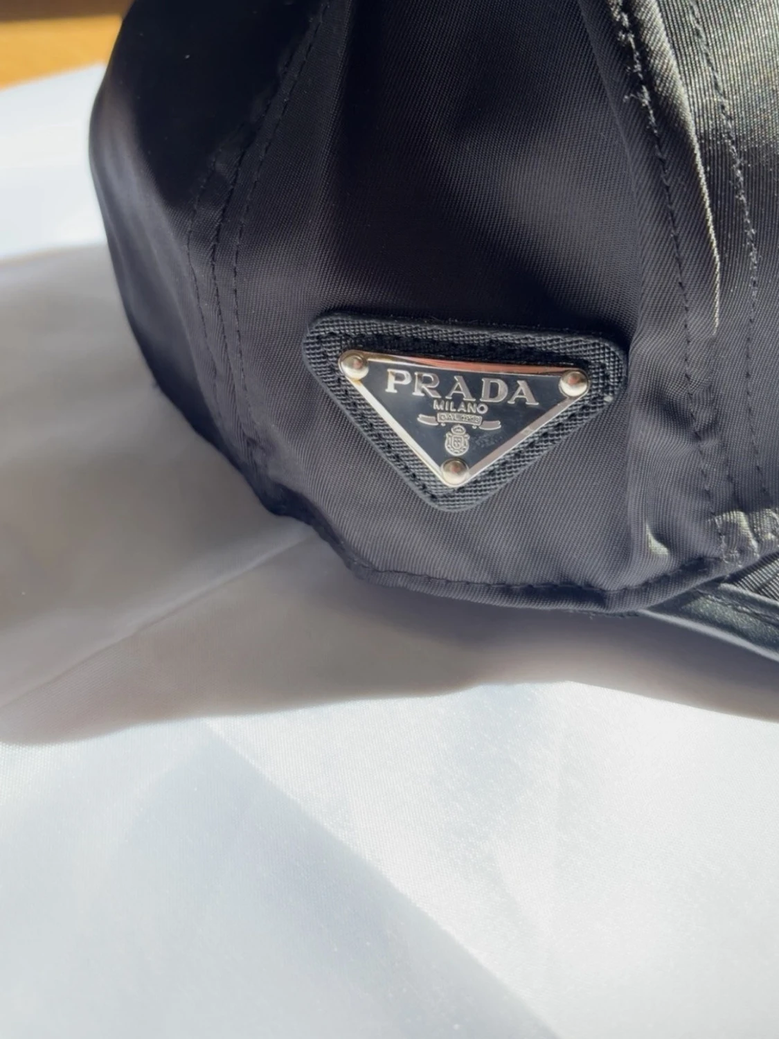 Svart keps från Prada i nylon - 1