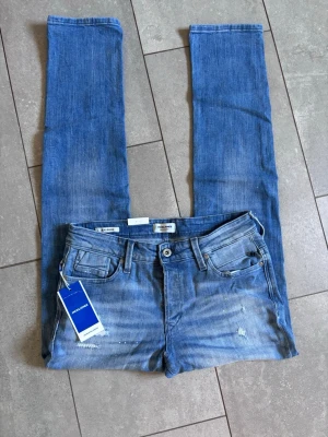 Jack & jones jeans  - Slitna jack & jones jeans - W32 L34 - slim glenn - Skick 10/10 - hör av dig vid minsta fundering!