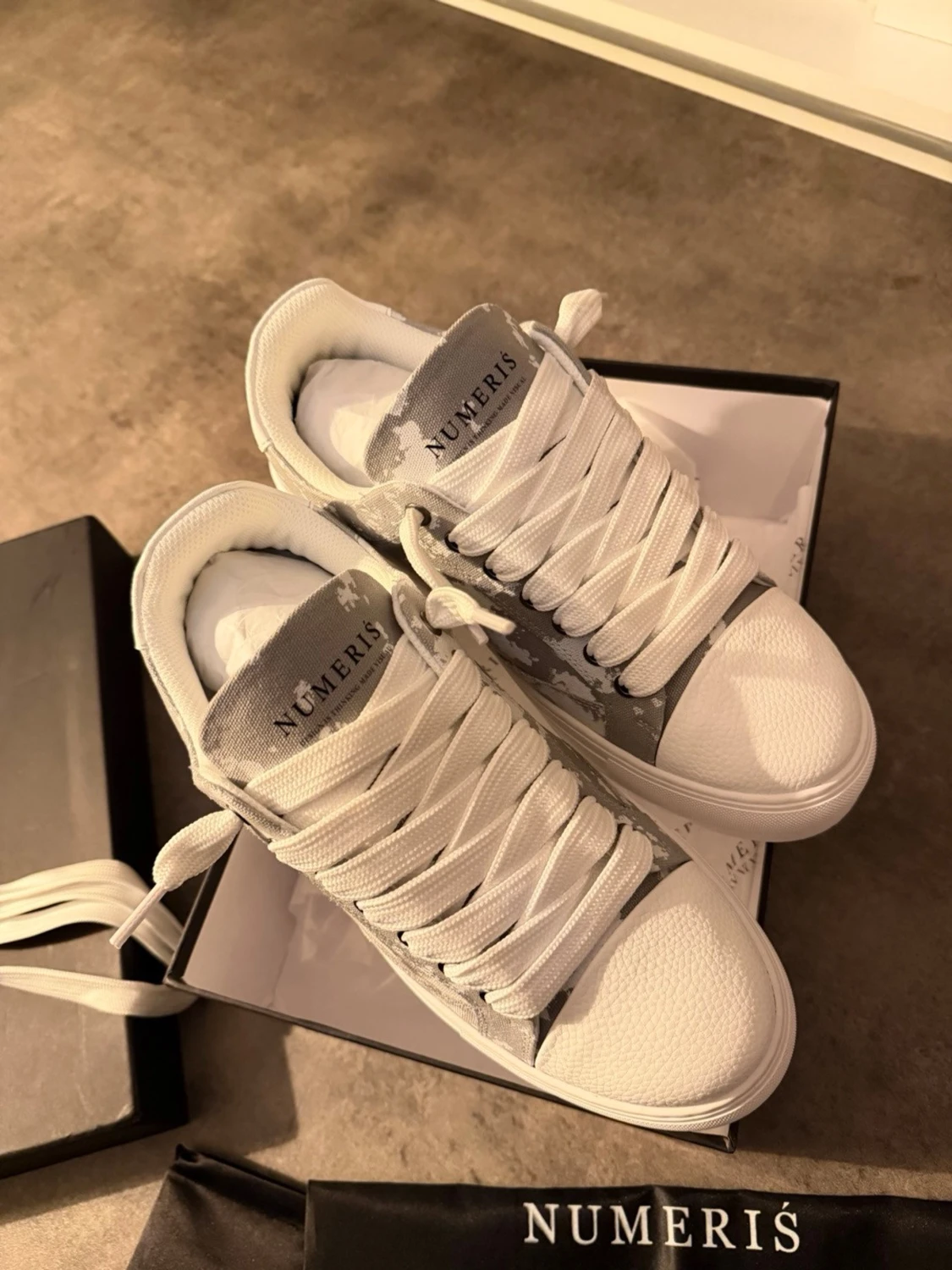 Vita sneakers från Numeris - 6
