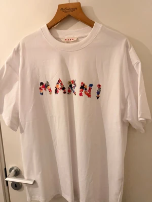 Marni t shirt  - Storlek M, aldrig använd 