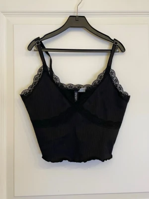 Gullig crop topp💕 - En svart söt sommar crop topp💖
