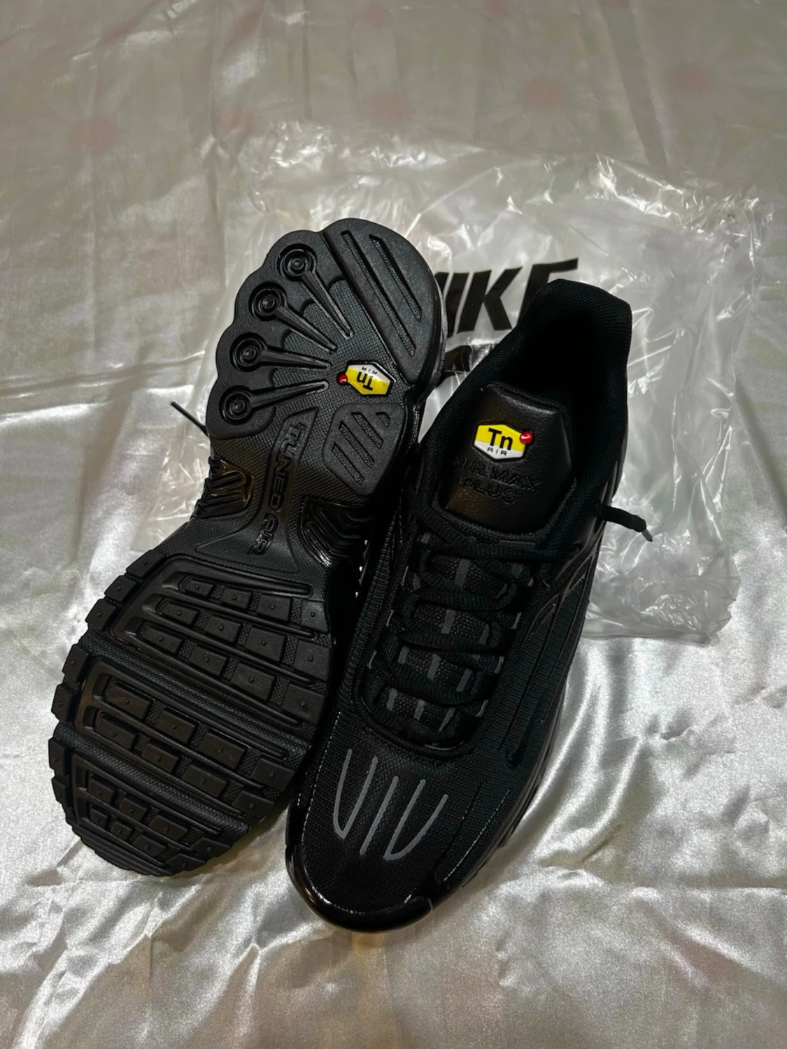 Nike Air Max Plus Tn helsvarta sneakers - 3
