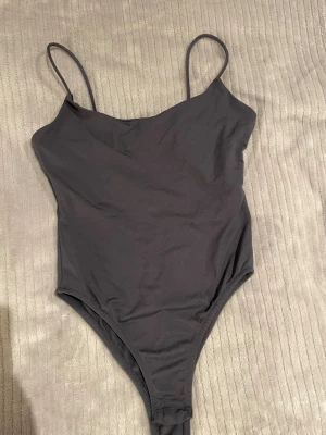 Zara body - Snygg body från zara som inte kommit till användning🥰 