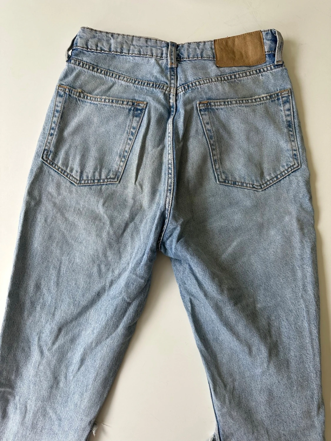Ljusblå ripped jeans från Pull&Bear - 2