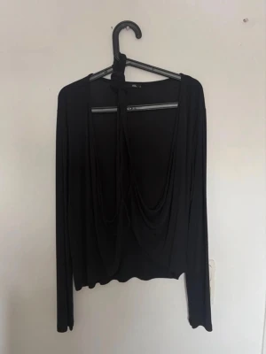 Ny tröja ifrån lager 157  - Aldrig använd endast hängt i garderoben stl XL men passar L fint