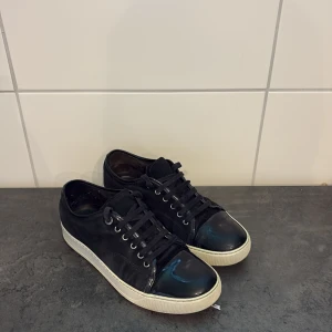 Lanvin skor - Svarta lanvins | storlek uk:7 | skick: 7/10 | skada vid ena toecapen | kan gå ned i pris vid snabb affär |