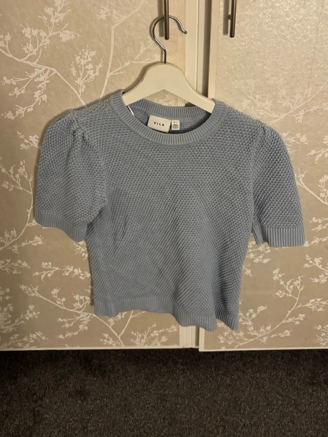 Ljusblå stickad topp från Vila