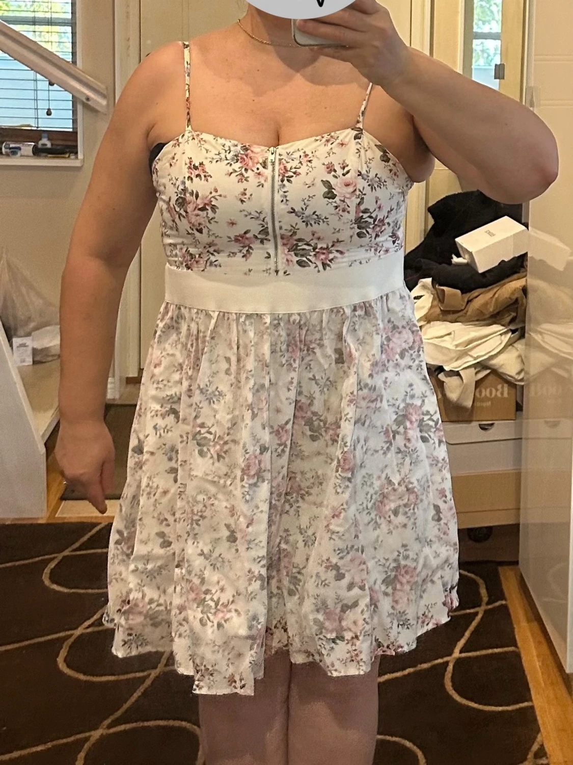 Blommig sommarklänning med smala band - 2