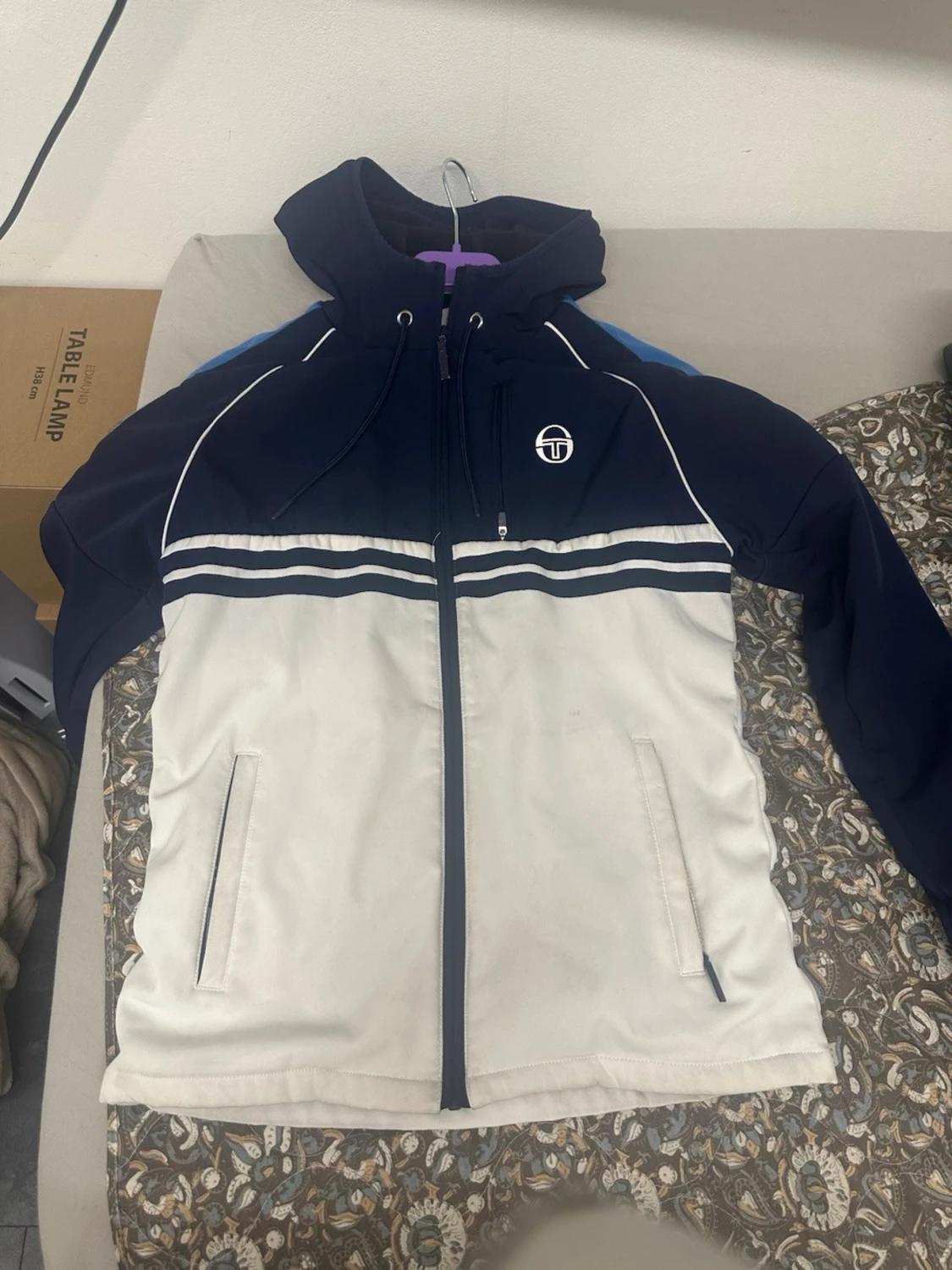 Blåvit vindjacka från Sergio Tacchini