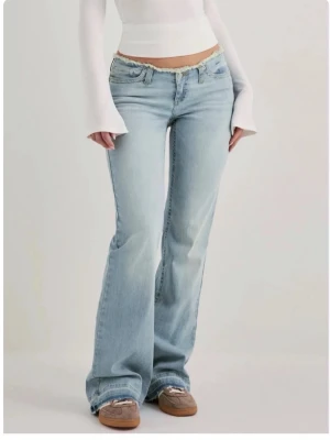 No waist nelly jeans - Säljer mina no waist nelly jeans då de inte längre kommit till användning. PRIS KAN DISKUTERAS