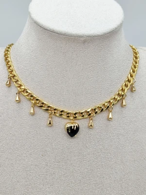 Guldpläterat halsband med hjärta  - Material- guldpläterat rostfritt stål.  Kedjetjocklek-6,5mm 