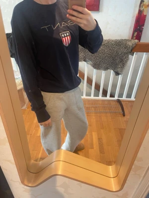Mörkblå sweatshirt från GANT - Mörkblå  sweatshirt från GANT, super fint skick storlek M🌟